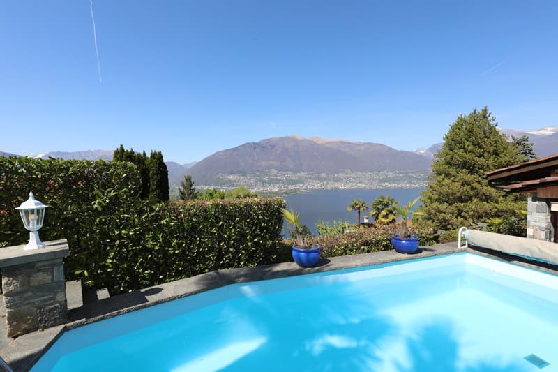 Schönes Einfamilien-/Ferienhaus mit Pool und Sicht auf den Lago Maggiore (4)