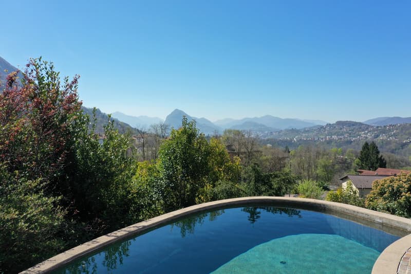 Architecturally exclusive villa with panoramic views in Luganese (3)