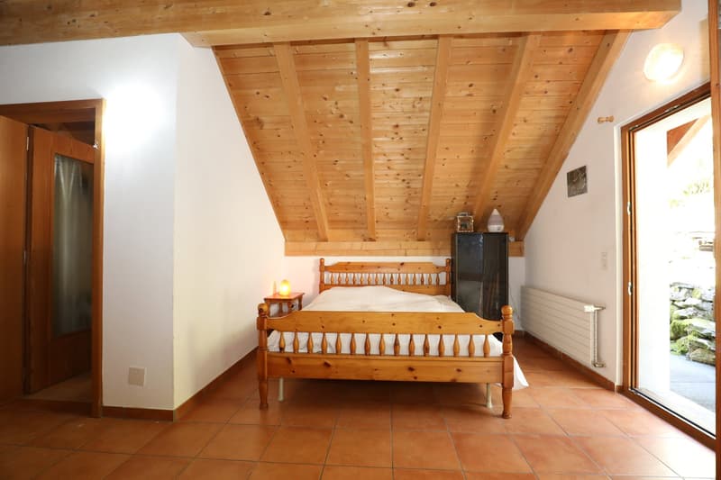 Large rustic house in a quiet location in the beautiful Verzasca valley (10)