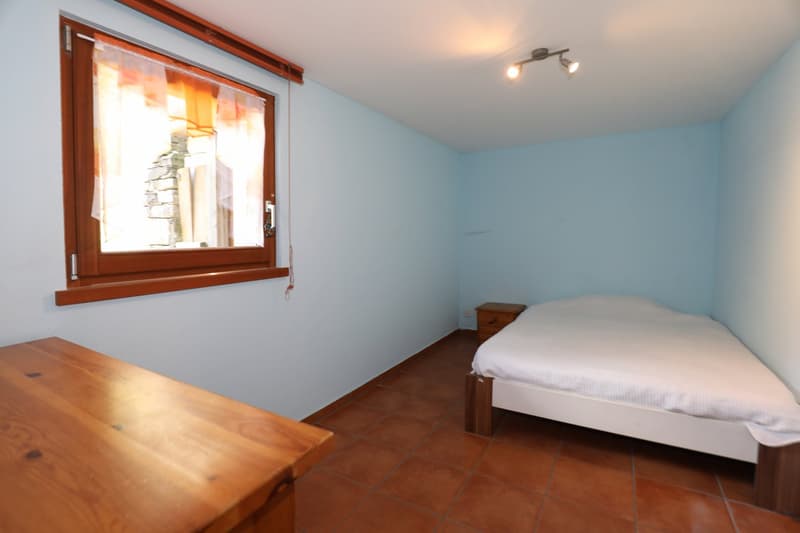 Large rustic house in a quiet location in the beautiful Verzasca valley (13)