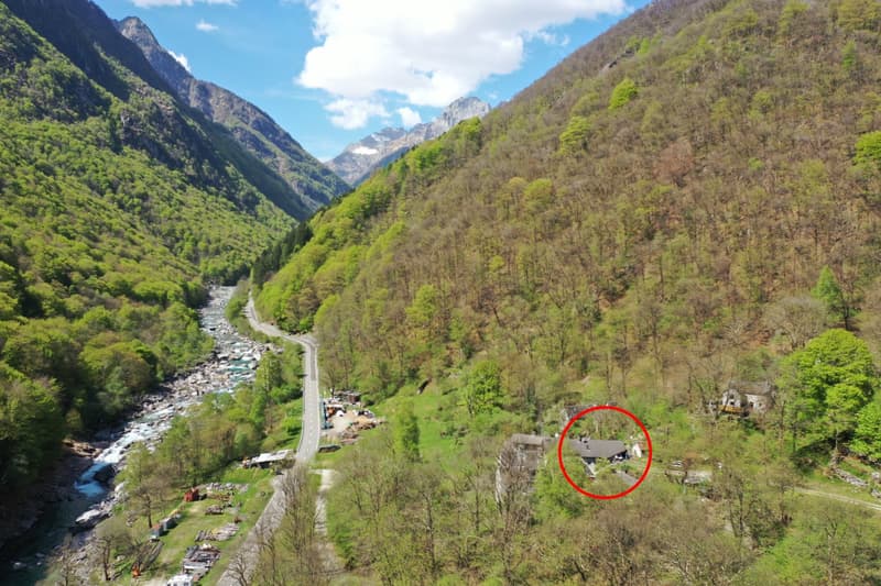 Large rustic house in a quiet location in the beautiful Verzasca valley (4)