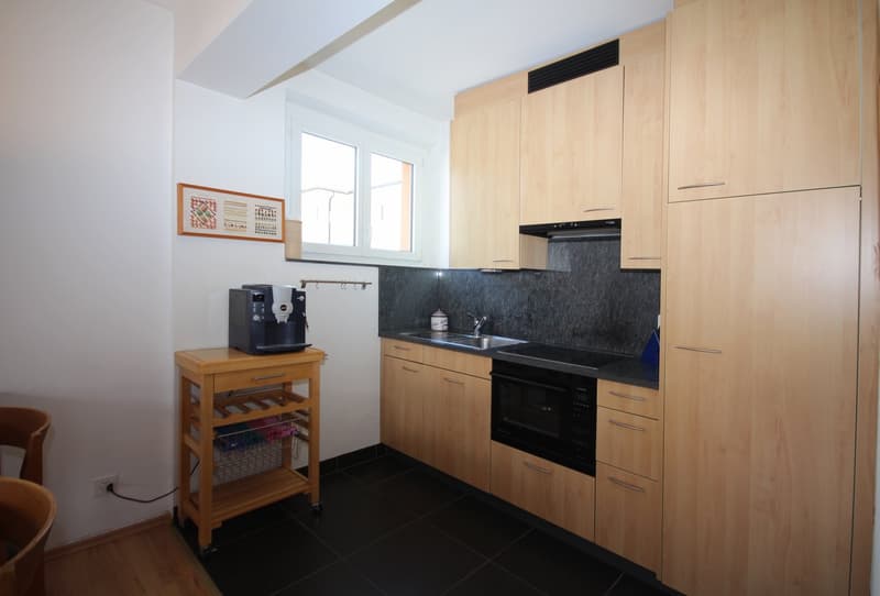 Delizioso appartamento di 2,5 locali con balcone e vista montagna ad Ascona (9)