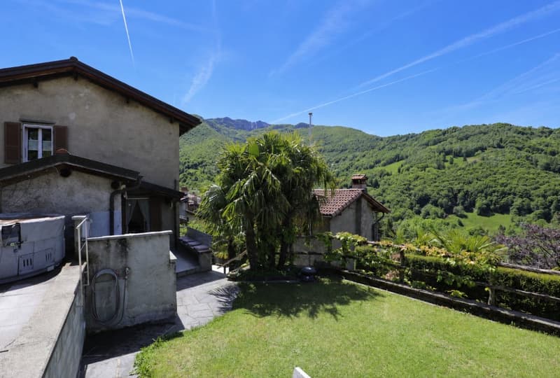 Ticino House in the village center of Certara-Lugano in a quiet, sunny location (1)