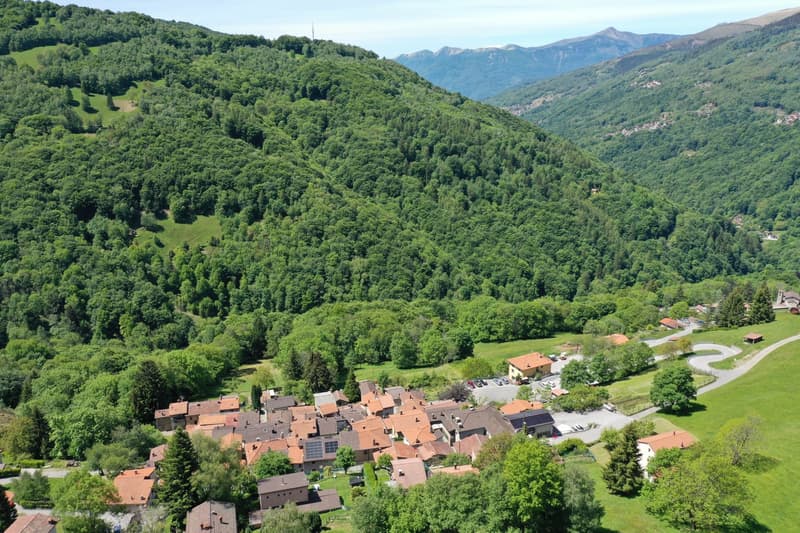 Ticino House in the village center of Certara-Lugano in a quiet, sunny location (18)