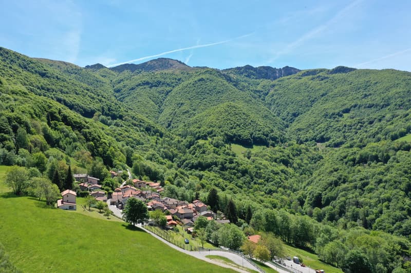 Ticino House in the village center of Certara-Lugano in a quiet, sunny location (17)