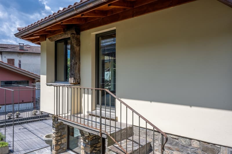 Appartement-maisonnette attractif, complètement rénové de 2,5 pièces (15)