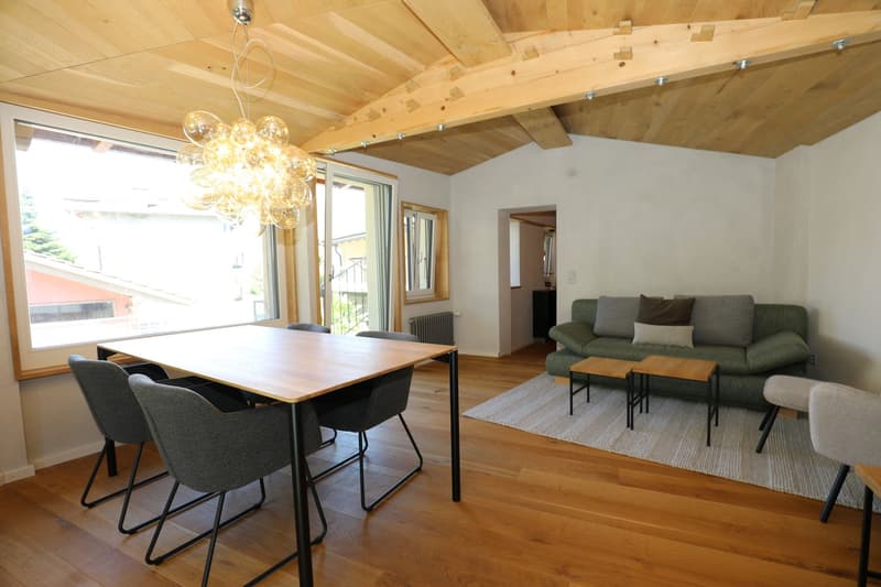 Appartement-maisonnette attractif, complètement rénové de 2,5 pièces (4)