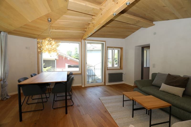 Appartement-maisonnette attractif, complètement rénové de 2,5 pièces (5)