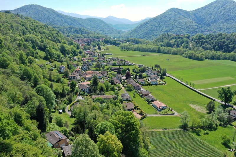 Maison unifamiliale + grande maison d'hôtes avec piscine et vue magnifique (3)