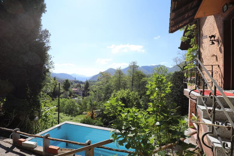 Maison unifamiliale + grande maison d'hôtes avec piscine et vue magnifique (6)
