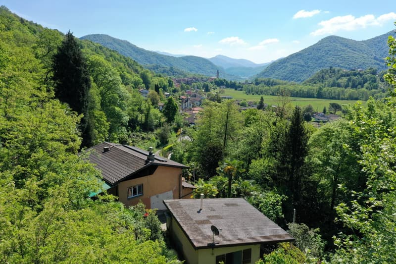 Maison unifamiliale + grande maison d'hôtes avec piscine et vue magnifique (2)