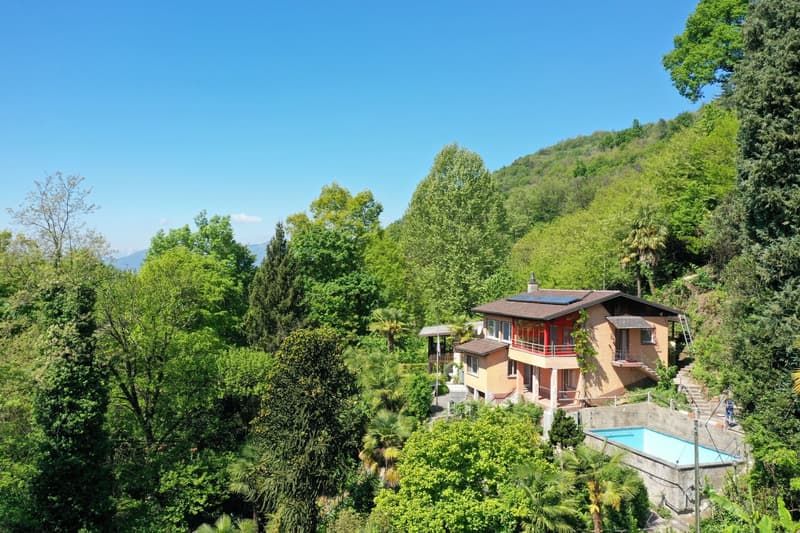 Maison unifamiliale + grande maison d'hôtes avec piscine et vue magnifique (1)