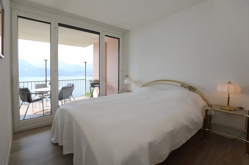 2-bedroom apartment with a magnificent view of Lake Maggiore (13)