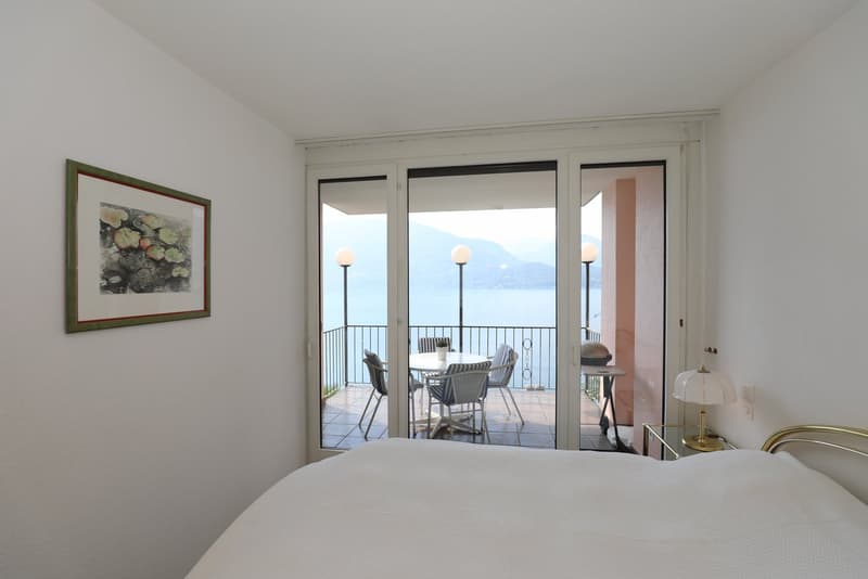 2-bedroom apartment with a magnificent view of Lake Maggiore (14)