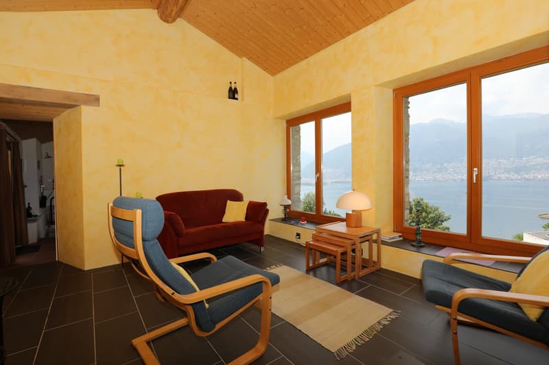 Comfortable Rustico with panoramic views of the lake and mountains in Gambarogno (9)