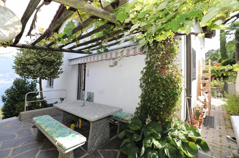 Doppelhaus-Hälfte mit herrlicher Sicht auf den Lago Maggiore (15)