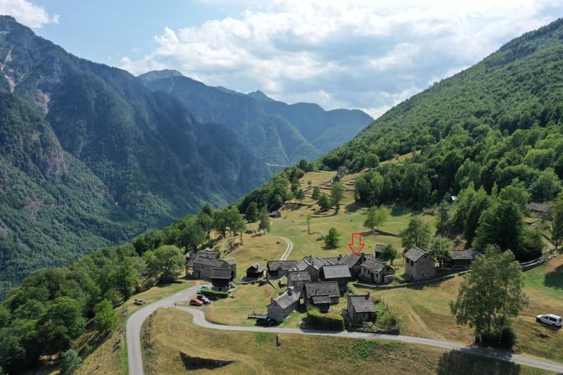 Grosses komfortables Rustico mit schönem Weitblick in Lavizzara (2)