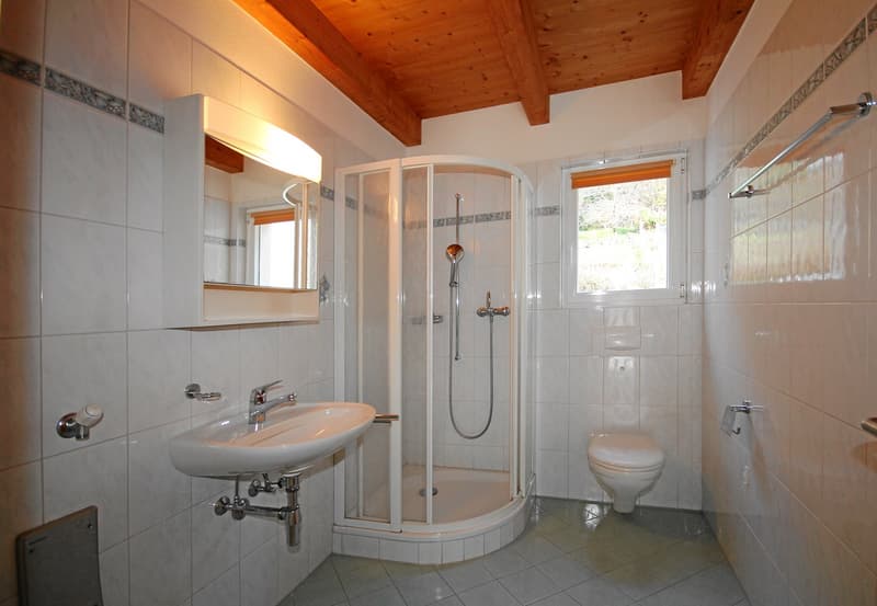5.5-Zimmer-Maisonette-Eigentumswohnung mit Mansarde und schöner Bergsicht (16)