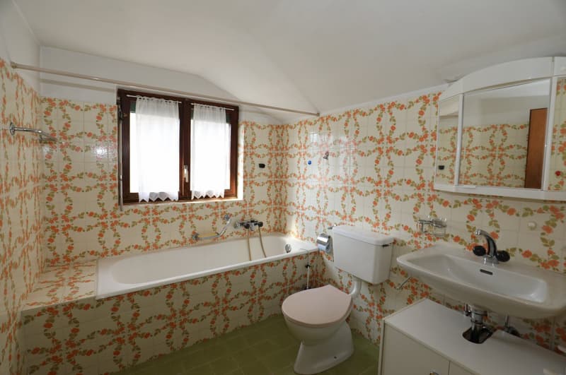 Haus inmitten von Rebbergen und schöner Weitsicht (14)