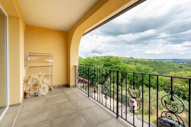 Villa panoramique prestigieuse avec de grands espaces et vue sur la mer (31)