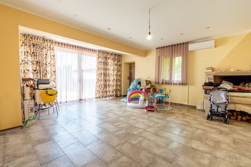 Villa panoramique prestigieuse avec de grands espaces et vue sur la mer (14)