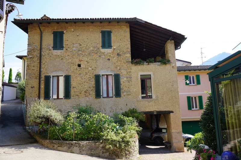 Spaziosa Casa Unifamiliare nel pittoresco nucleo di Porza (3)