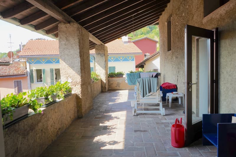Spaziosa Casa Unifamiliare nel pittoresco nucleo di Porza (4)