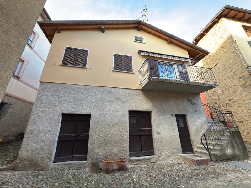 Casa unifamiliare nel nucleo di Bigorio (2)
