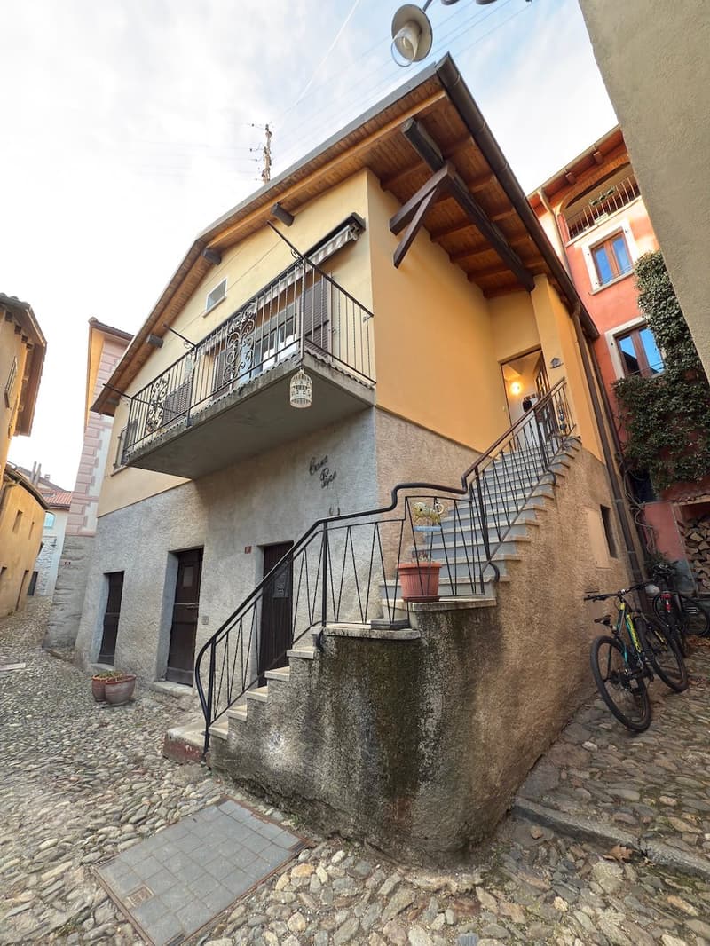 Casa unifamiliare nel nucleo di Bigorio (1)