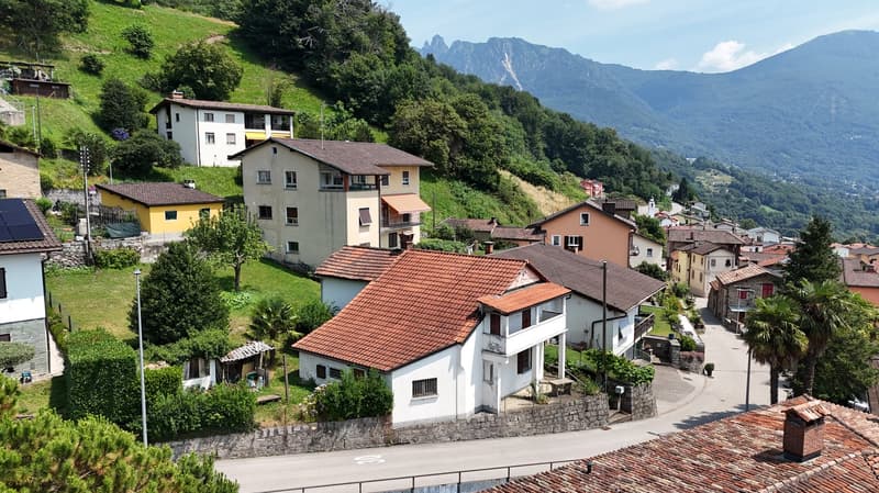 Bauland mit schöner Aussicht und sonnig, Haus zur Abbruch vorhanden (5)