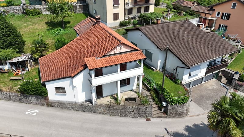 Bauland mit schöner Aussicht und sonnig, Haus zur Abbruch vorhanden (4)