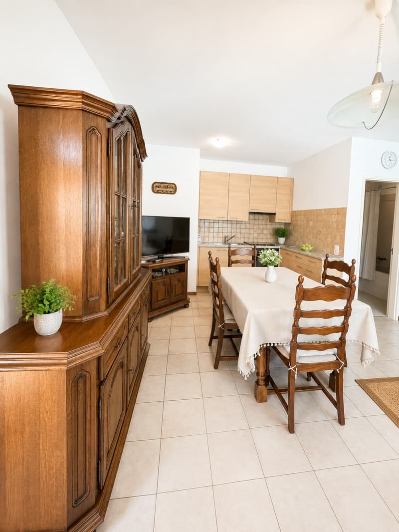 Casa unifamiliare con piscina e giardino (20)