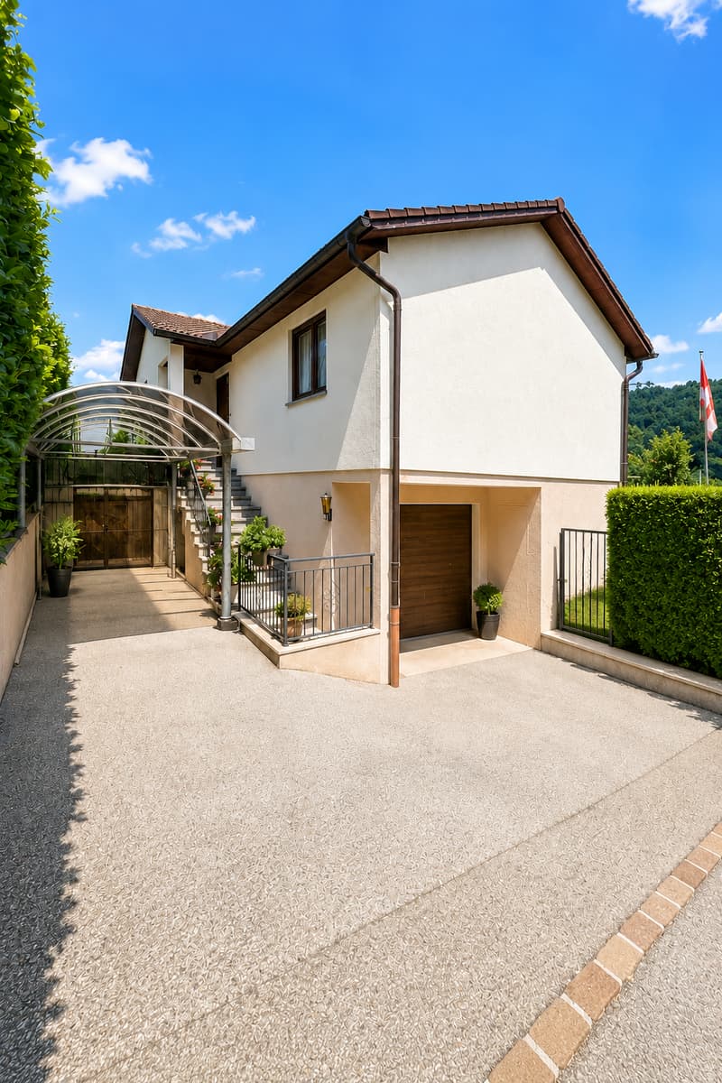 Casa unifamiliare con piscina e giardino (6)