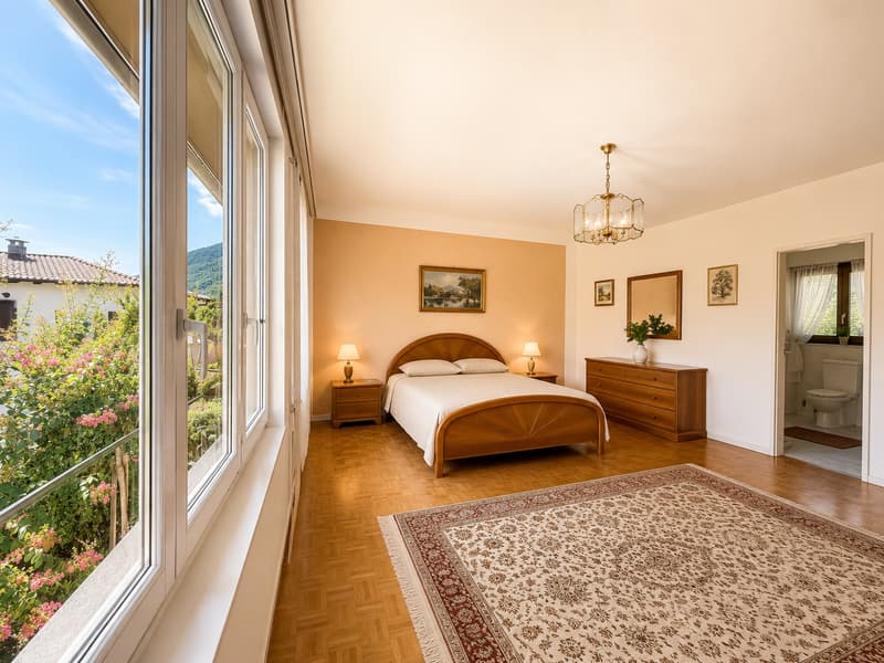 Casa unifamiliare con piscina e giardino (16)