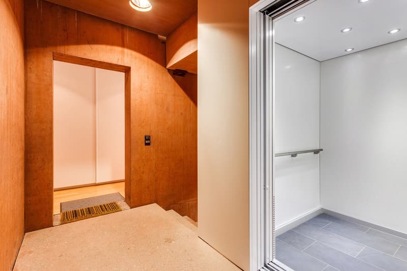 Der Lift führt vom UG direkt zur Wohnetage