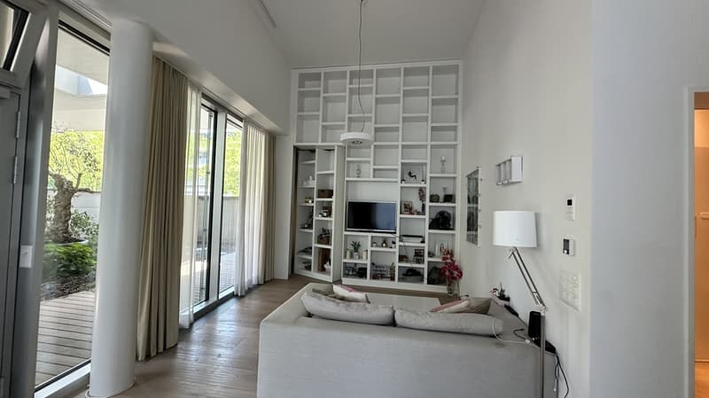 Moderne möblierte 2.5-Zimmerwohnung im Erdgeschoss (1)