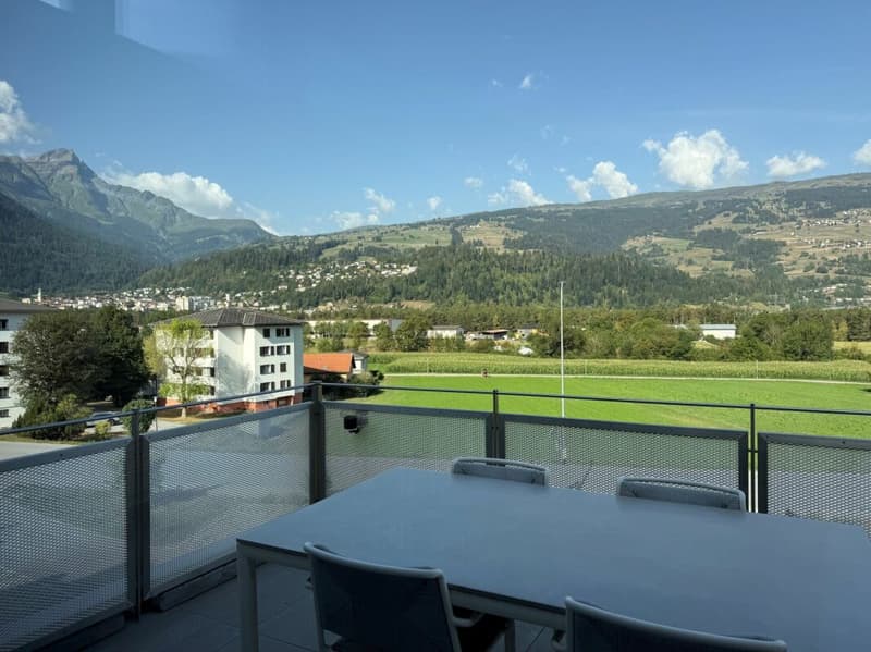 Originelle exklusive Terrassenwohnung in einer attraktiven Wohnlage in Sils i.D. (8)