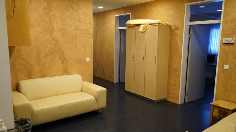 Locaux de pratique/thérapie/bureaux ou autres (salles de jeux - point de rencontre etc.) (2)