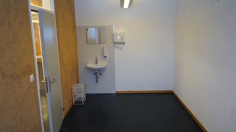Locaux de pratique/thérapie/bureaux ou autres (salles de jeux - point de rencontre etc.) (11)