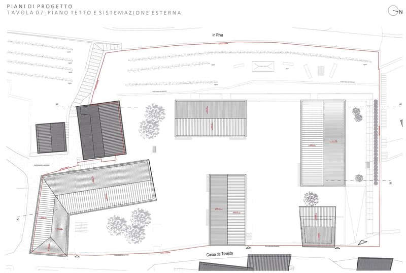 Terrain constructible de 2370 m² avec permis de construire approuvé (4)