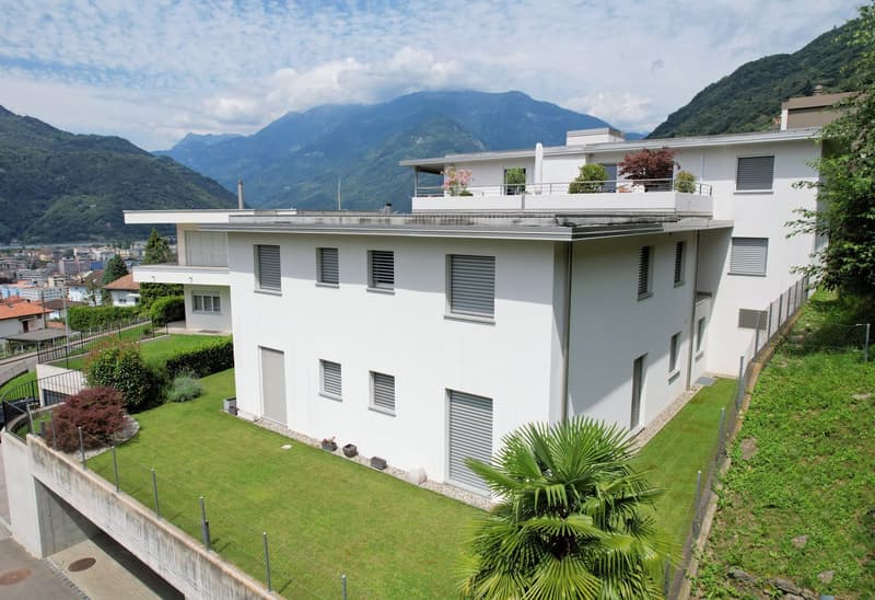 Esclusivo appartamento con giardino sulla collina di Daro (3)