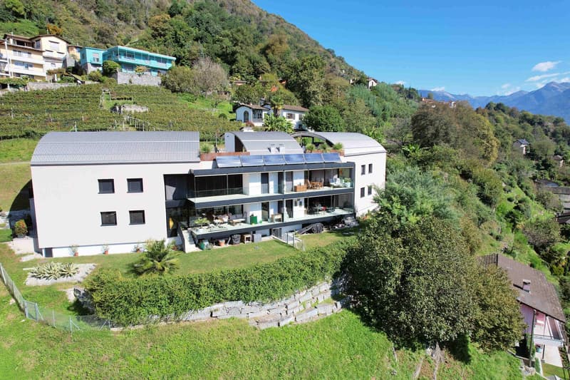 Elegante appartamento in collina con vista panoramica in esclusiva residenza (2)