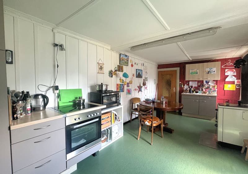 Grande maison de style alpin dans un emplacement commode et stratégique (8)