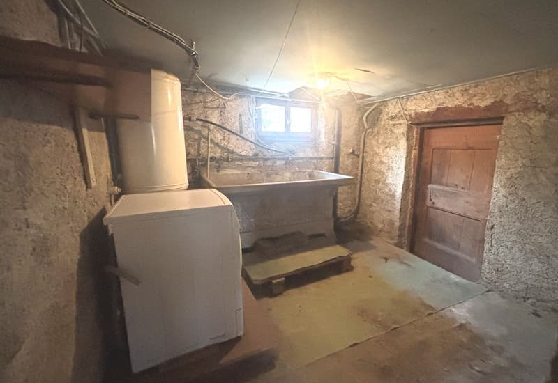 Grande maison de style alpin dans un emplacement commode et stratégique (17)