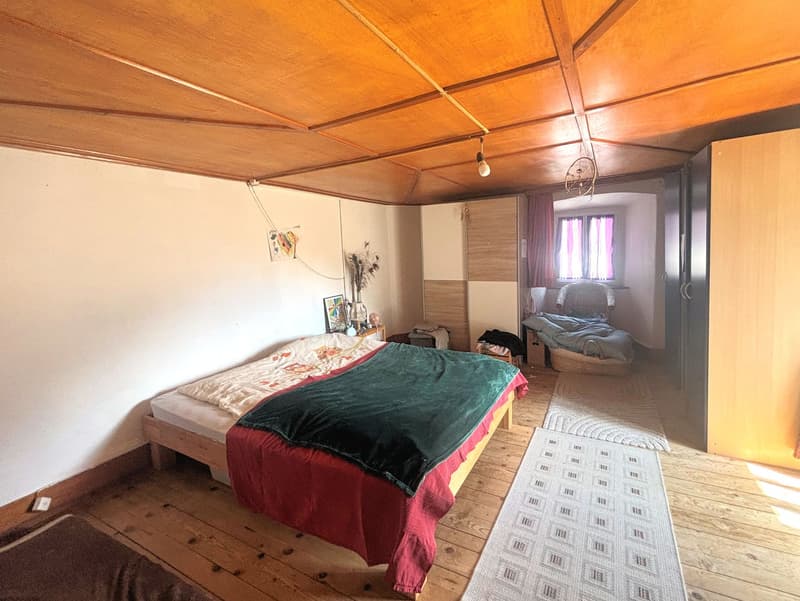 Grande maison de style alpin dans un emplacement commode et stratégique (12)