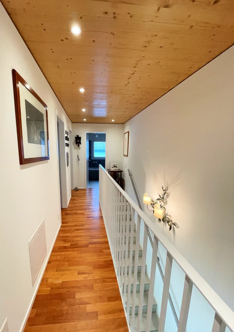Villa moderne avec beau jardin en zone collinaire (16)