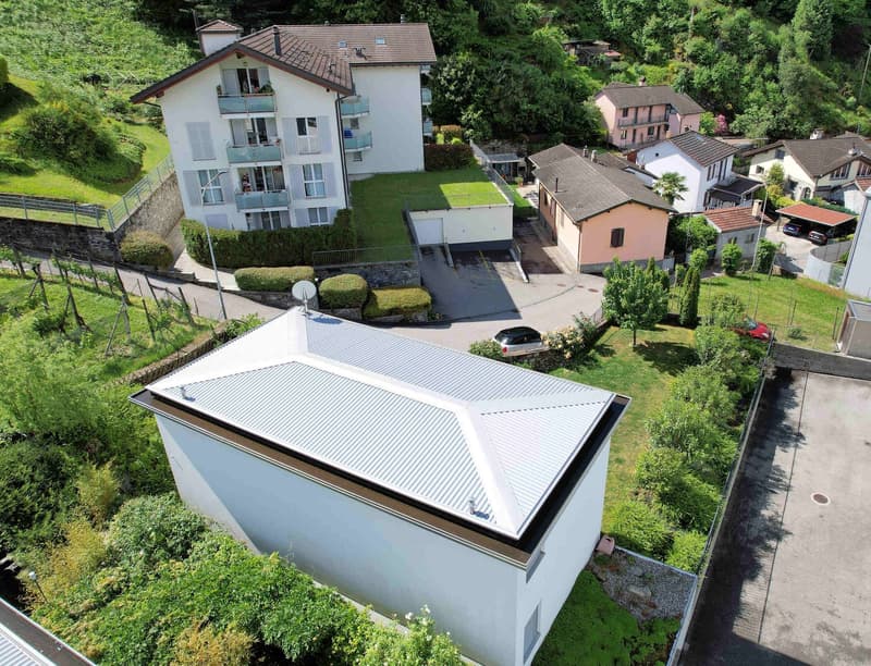 Villa moderne avec beau jardin en zone collinaire (5)