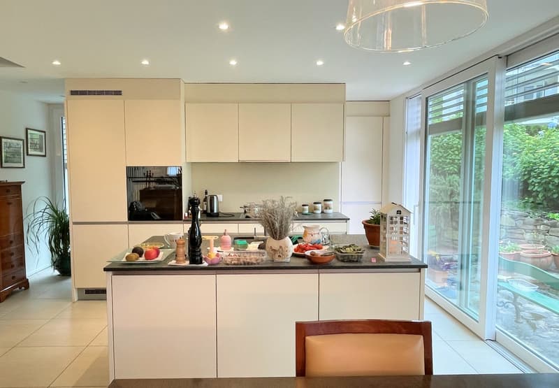 Villa moderne avec beau jardin en zone collinaire (15)