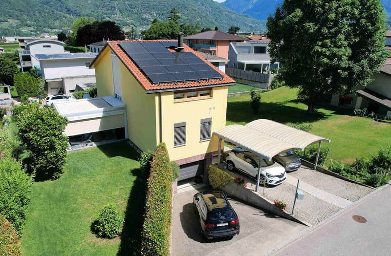 House with large, well-maintained garden in quiet and sunny area (4)
