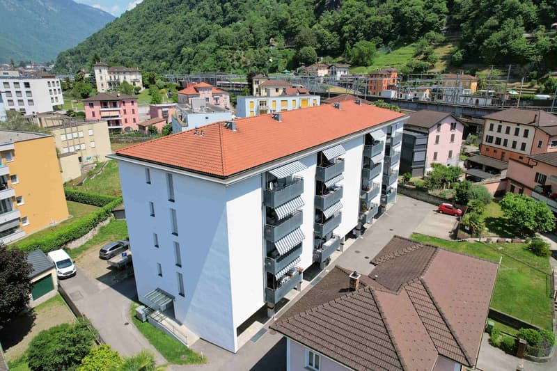 Appartement avec terrasse bien exposée dans un quartier commode et bien desservi (2)